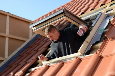 Pose de fenêtres de toit Velux à Compainville